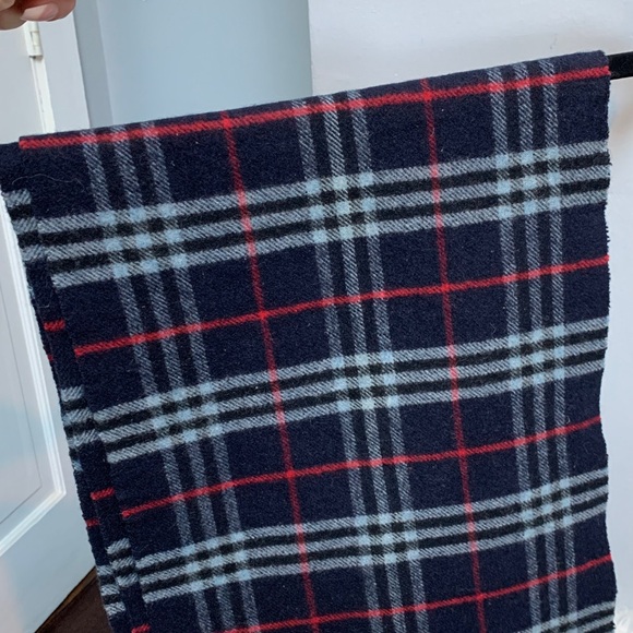 Authentic Burberry deep navy blue plaid scarf - Picture 1 of 17